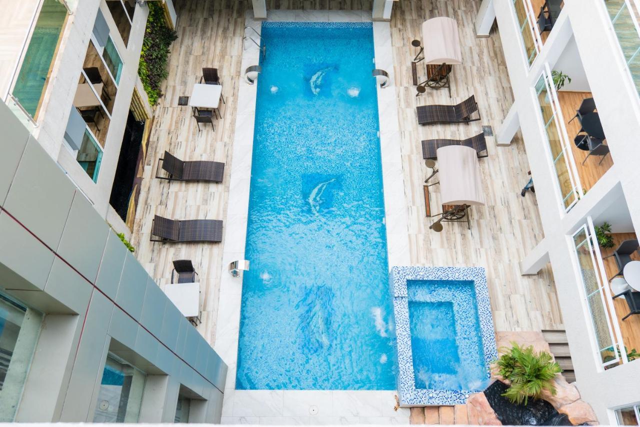 Sana Hotel Abidjan Exterior photo